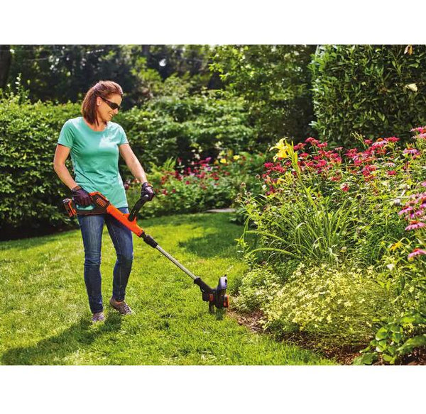 BLACK+DECKER LSTE525 20V MAX String Trimmer Use